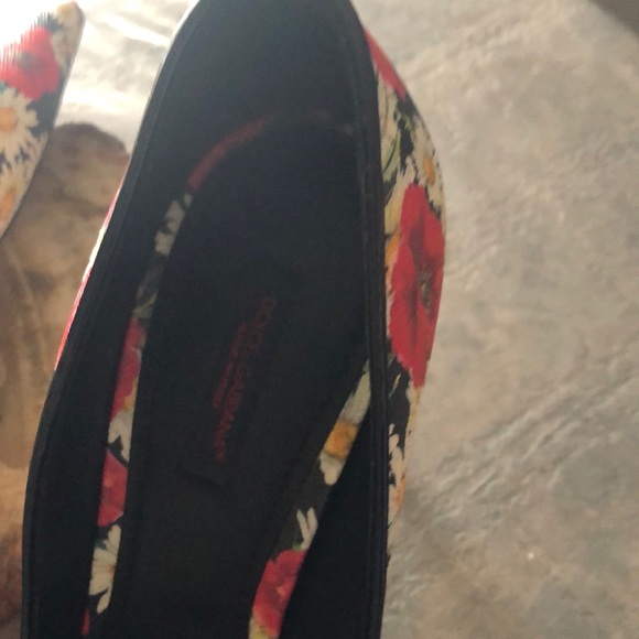 Gorgeous floral dolce & gabbana pumps - Picture 2 of 3